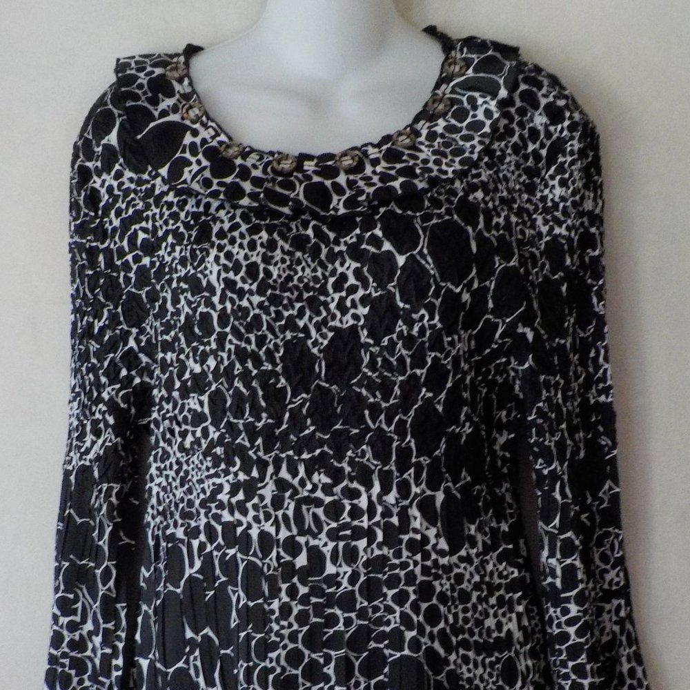 Moonlight Bay Petite blouse sz PXL 16P BW EUC